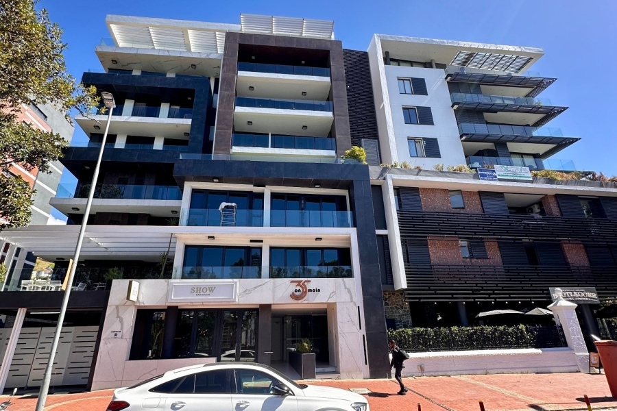 4 Bedroom Property for Sale in Green Point Western Cape
